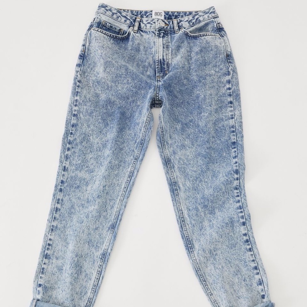 Urban Outfitters BDG High-Waisted Mom Jeansize 27